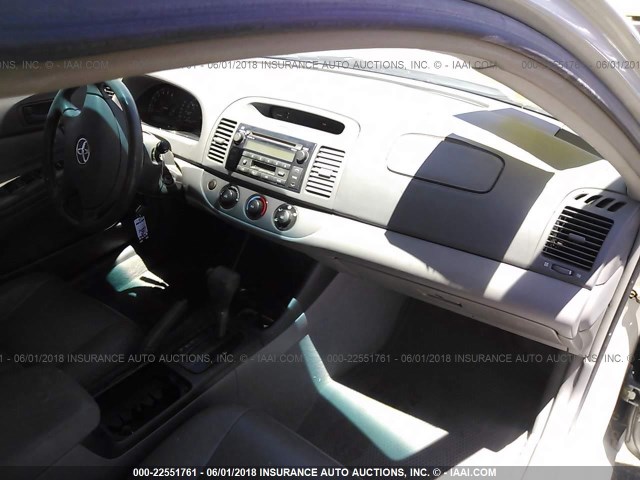 4T1BE32K43U195734 - 2003 TOYOTA CAMRY LE/XLE/SE ვერცხლისფერი ფოტო 5