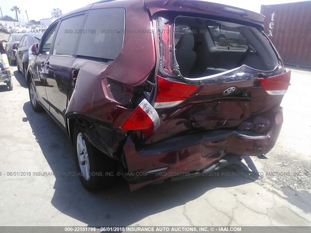 5TDKK3DC5BS032810 - 2011 TOYOTA SIENNA LE RED photo 3