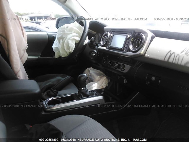 3TMCZ5AN7GM040061 - 2016 TOYOTA TACOMA DBL CAB/SR/SR5/TRD SPT/OR GRAY photo 5