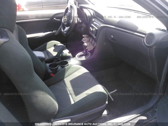 JTKJF5C79B3017088 - 2011 TOYOTA SCION TC 黑色 照片 5