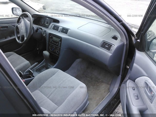 JT2BG28K2Y0479242 - 2000 TOYOTA CAMRY LE/XLE BLACK photo 5