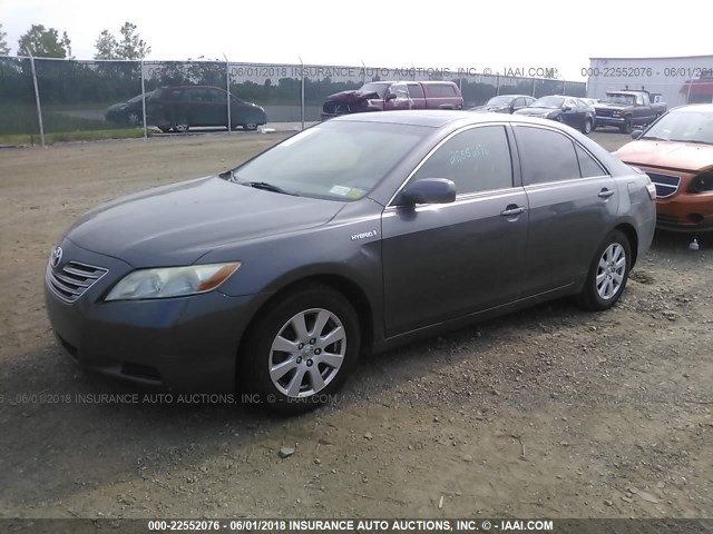 JTNBB46K273005014 - 2007 TOYOTA CAMRY NEW GENERAT HYBRID GRAY photo 2