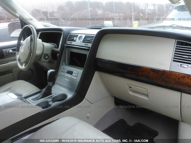 5LMFU28R43LJ03558 - 2003 LINCOLN NAVIGATOR BLACK photo 5