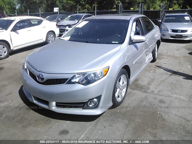 4T1BF1FK6CU185430 - 2012 TOYOTA CAMRY SE/LE/XLE 银色 照片 2