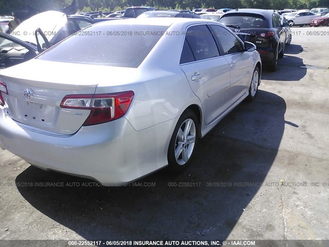4T1BF1FK6CU185430 - 2012 TOYOTA CAMRY SE/LE/XLE 银色 照片 4