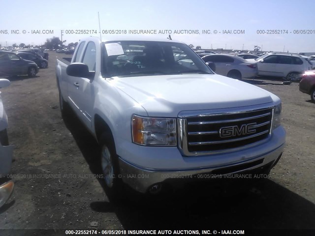 1GTR1VE0XDZ180910 - 2013 GMC SIERRA C1500 SLE WHITE photo 1