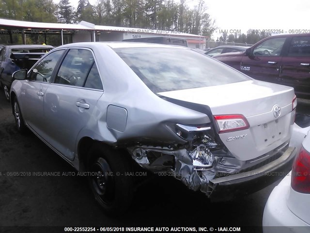 4T1BF1FK8EU403273 - 2014 TOYOTA CAMRY L/SE/LE/XLE 银色 照片 3