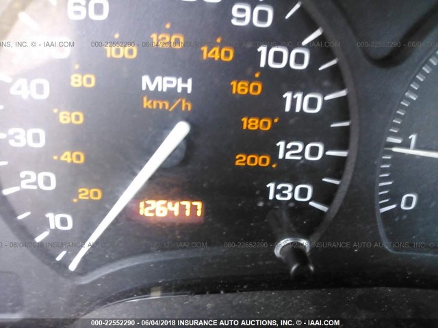 1G8ZY12772Z288026 - 2002 SATURN SC2 SILVER photo 7