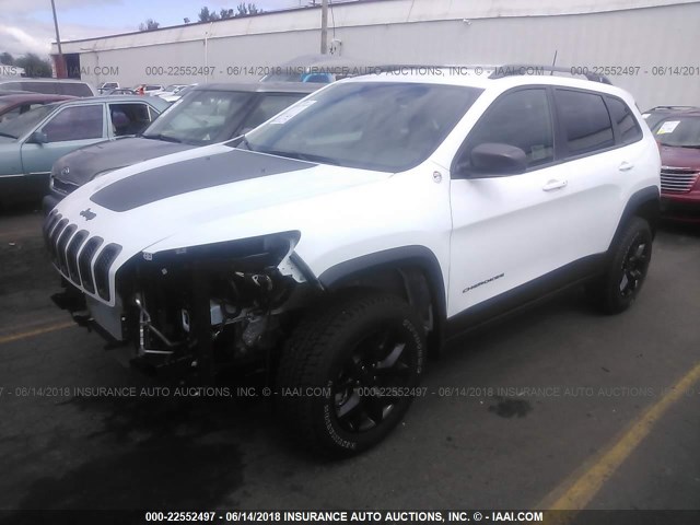 1C4PJMBX1JD600727 - 2018 JEEP CHEROKEE TRAILHAWK WHITE photo 2