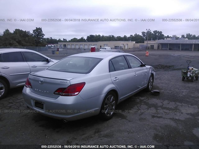 4T1BK36B75U021548 - 2005 TOYOTA AVALON XL/XLS/TOURING/LIMITED SILVER photo 4