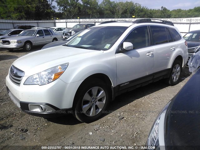 4S4BRCLC2C3293906 - 2012 SUBARU OUTBACK 2.5I LIMITED WHITE photo 2