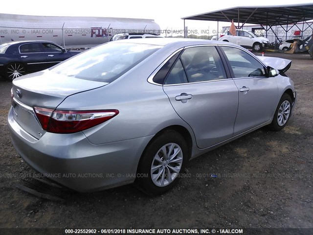 4T1BF1FK4GU526863 - 2016 TOYOTA CAMRY LE/XLE/SE/XSE SILVER photo 4