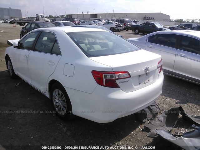 4T4BF1FK1CR255244 - 2012 TOYOTA CAMRY SE/LE/XLE 白色 照片 3