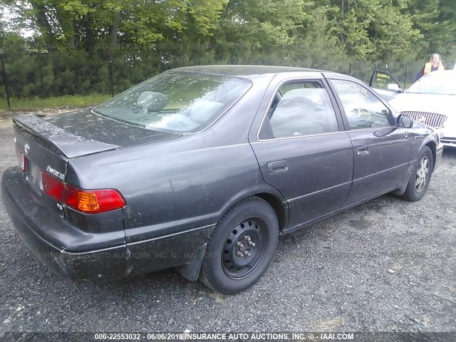 4T1BF28K2YU941927 - 2000 TOYOTA CAMRY LE/XLE GRAY photo 4