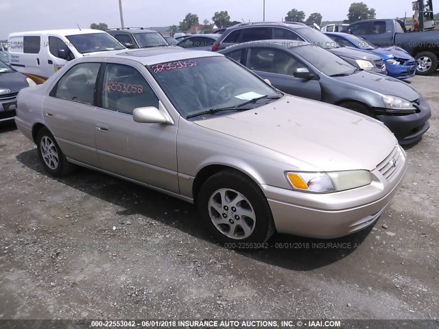4T1BF22K5VU029829 - 1997 TOYOTA CAMRY CE/LE/XLE ვერცხლისფერი ფოტო 1