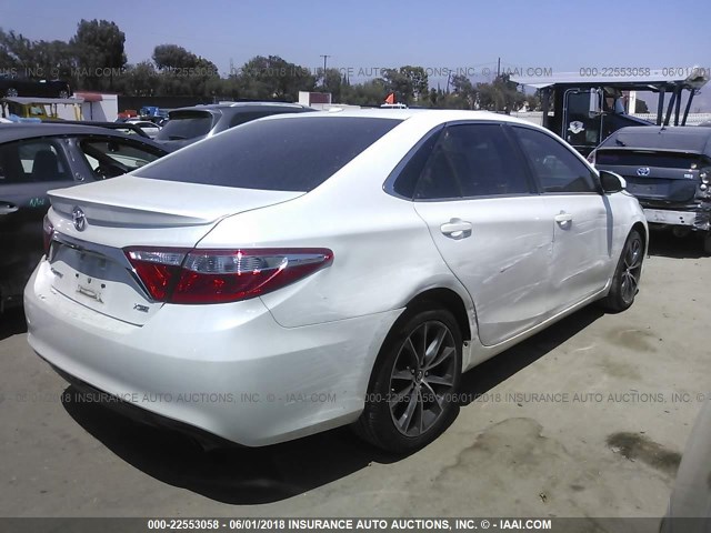 4T1BF1FK9FU087948 - 2015 TOYOTA CAMRY LE/XLE/SE/XSE WHITE photo 4