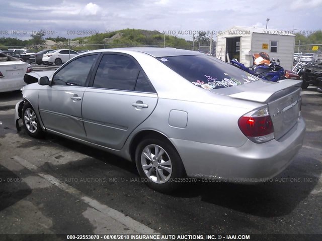 4T1BF32K85U110183 - 2005 TOYOTA CAMRY LE/XLE/SE 灰色 照片 3