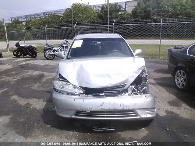 4T1BF32K85U110183 - 2005 TOYOTA CAMRY LE/XLE/SE 灰色 照片 6