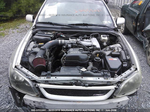 JTHBD182110014675 - 2001 LEXUS IS 300 SILVER photo 10