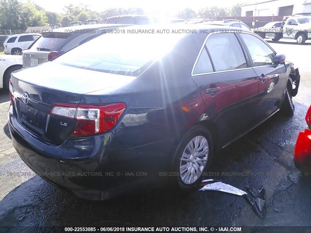 4T1BF1FK9EU778539 - 2014 TOYOTA CAMRY L/SE/LE/XLE მუქი ლურჯი ფოტო 4