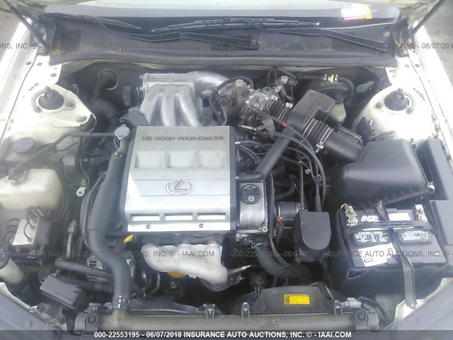 JT8BF28G6W0126813 - 1998 LEXUS ES 300 WHITE photo 10