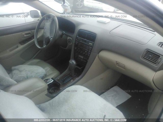 JT8BF28G6W0126813 - 1998 LEXUS ES 300 WHITE photo 5