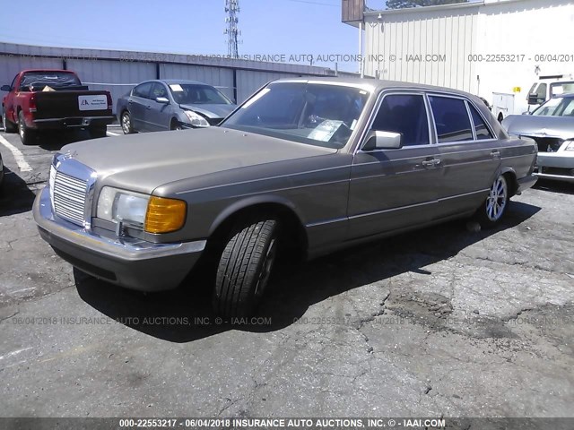 WDBCA39D5JA405301 - 1988 MERCEDES-BENZ 560 SEL TAN photo 2