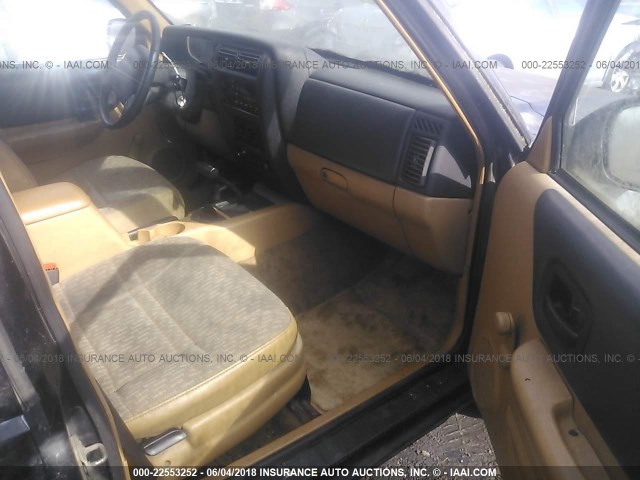 1J4FJ68S4WL137444 - 1998 JEEP CHEROKEE SPORT/CLASSIC შავი ფოტო 5