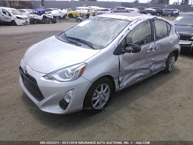 JTDKDTB39F1089978 - 2015 TOYOTA PRIUS C SILVER photo 2