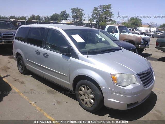 2A8HR44H58R652090 - 2008 CHRYSLER TOWN & COUNTRY LX SILVER photo 1