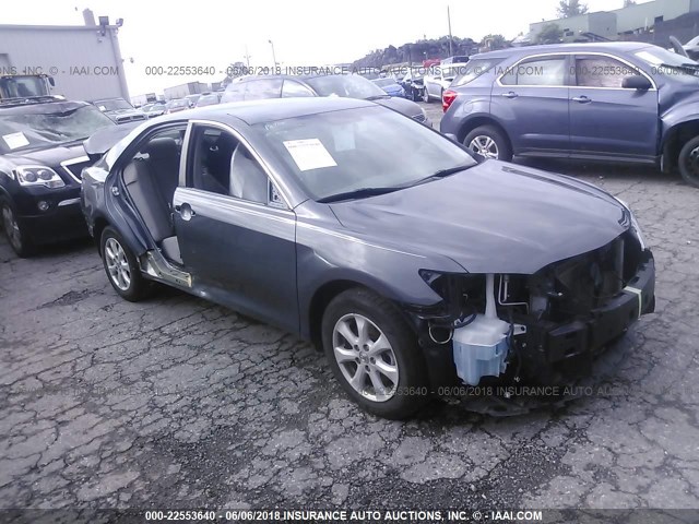 4T1BF3EK9BU672228 - 2011 TOYOTA CAMRY SE/LE/XLE GRAY photo 1