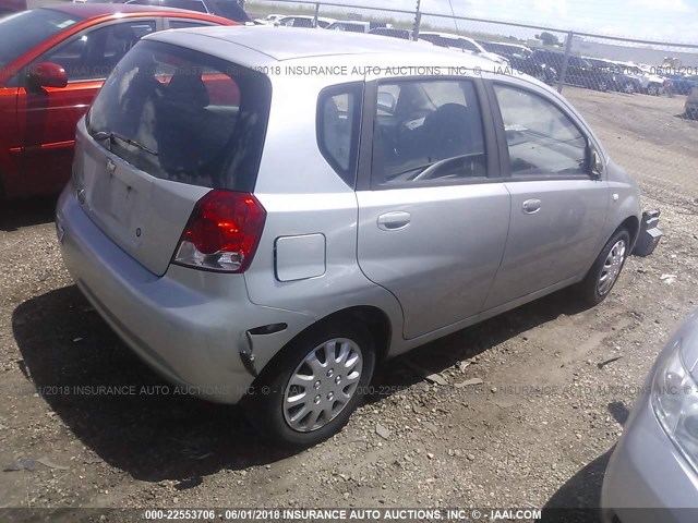 KL1TD62665B325194 - 2005 CHEVROLET AVEO LS SILVER photo 4