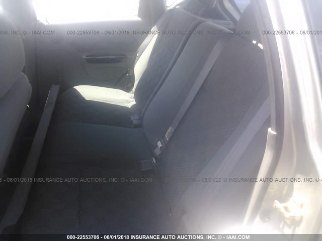 KL1TD62665B325194 - 2005 CHEVROLET AVEO LS SILVER photo 8