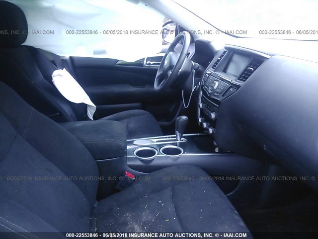 5N1AR2MN2DC652517 - 2013 NISSAN PATHFINDER S/SV/SL/PLATINUM GRAY photo 5