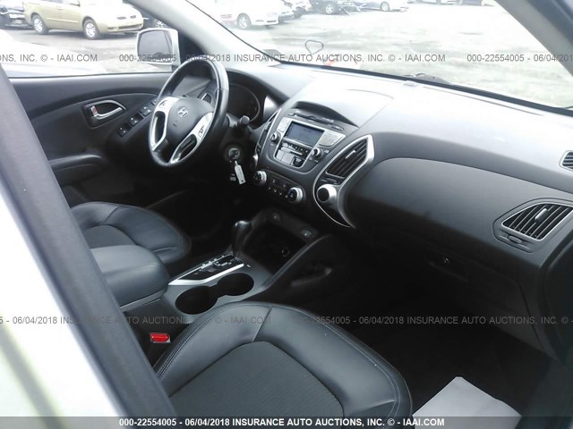 KM8JUCAC8BU204989 - 2011 HYUNDAI TUCSON GLS/LIMITED GRAY photo 5