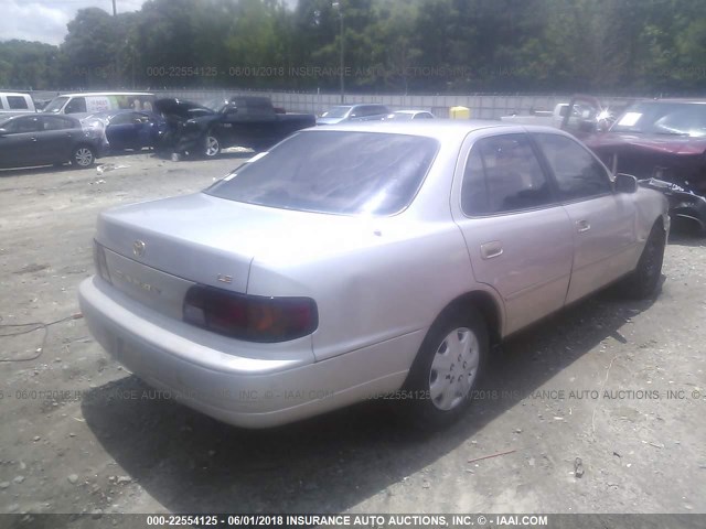 4T1BG12K3TU651091 - 1996 TOYOTA CAMRY DX/LE/XLE TAN photo 4