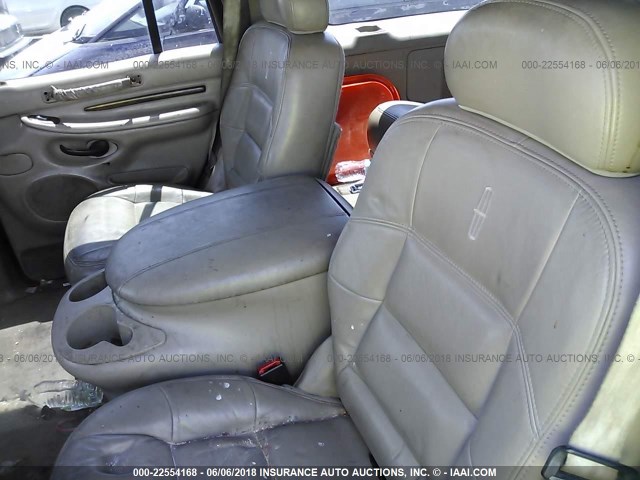 5LMFU28R51LJ20110 - 2001 LINCOLN NAVIGATOR RED photo 8