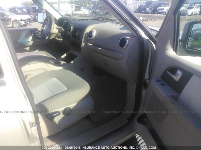 1FMPU16W74LA74522 - 2004 FORD EXPEDITION XLT ოქროსფერი ფოტო 5