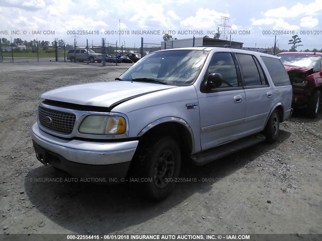 1FMEU1563YLB47898 - 2000 FORD EXPEDITION XLT SILVER photo 2