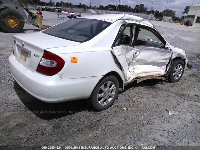 JTDBE32K540268865 - 2004 TOYOTA CAMRY LE/XLE WHITE photo 4
