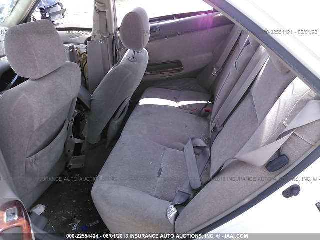 JTDBE32K540268865 - 2004 TOYOTA CAMRY LE/XLE WHITE photo 8