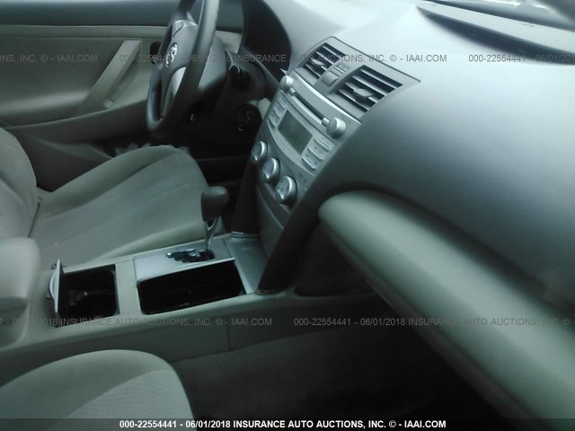 4T1BF3EK6BU143481 - 2011 TOYOTA CAMRY SE/LE/XLE GOLD photo 5