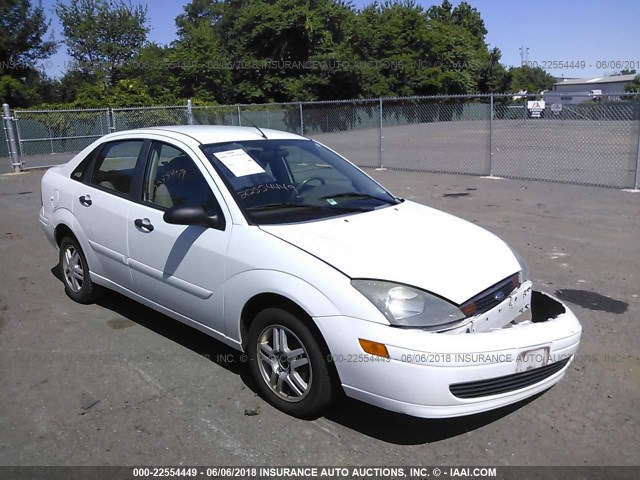 1FAFP34Z74W154441 - 2004 FORD FOCUS SE COMFORT/SE SPORT WHITE photo 1