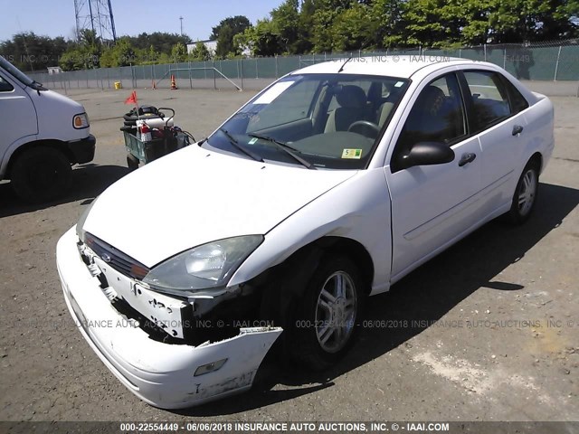 1FAFP34Z74W154441 - 2004 FORD FOCUS SE COMFORT/SE SPORT WHITE photo 6