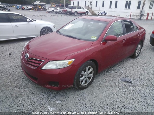 4T1BF3EK1AU557296 - 2010 TOYOTA CAMRY SE/LE/XLE RED photo 2