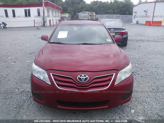 4T1BF3EK1AU557296 - 2010 TOYOTA CAMRY SE/LE/XLE RED photo 6