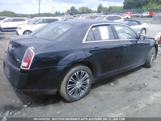 2C3CCAGT0DH715120 - 2013 CHRYSLER 300 S BLACK photo 4