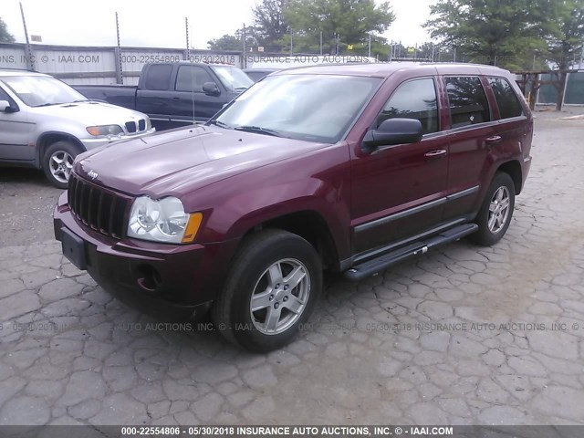 1J8GR48K07C583141 - 2007 JEEP GRAND CHEROKEE LAREDO/COLUMBIA/FREEDOM RED photo 2