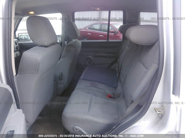 1J8HG48K76C195607 - 2006 JEEP COMMANDER SILVER photo 8