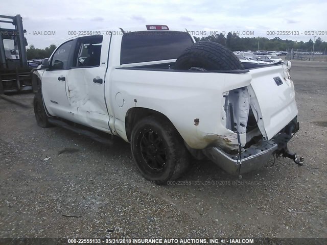 5TFEM5F18FX094751 - 2015 TOYOTA TUNDRA CREWMAX SR5 WHITE photo 3